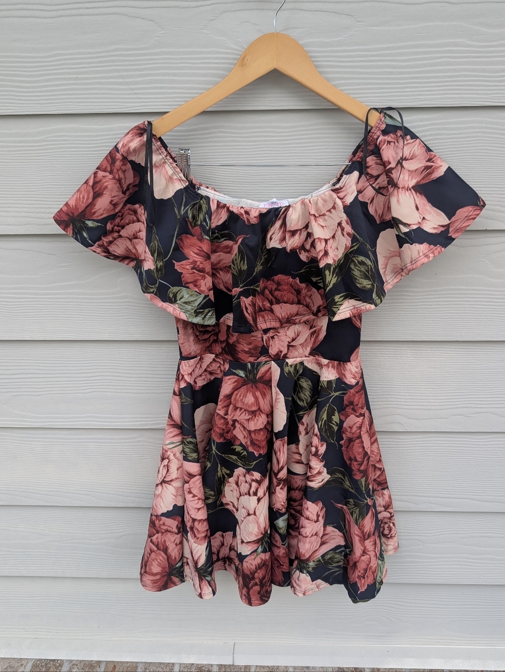 A'gaci Dress Size S Red Floral Mini Flowy Off Shoulder  Feminine Summer Cottage